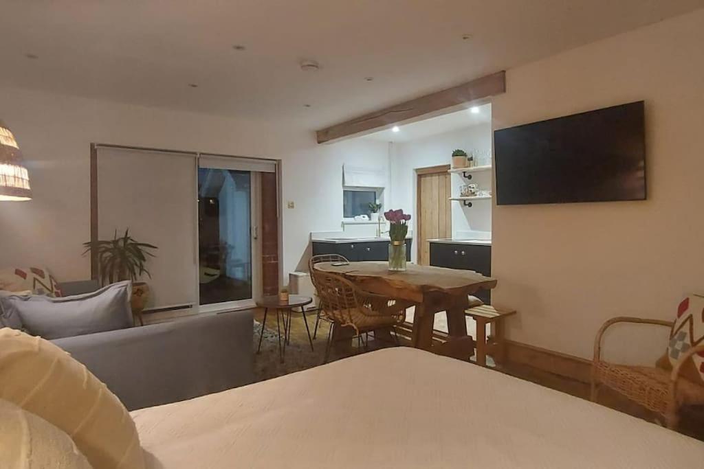 Sunnyside At Scurlage Farm Apartment Swansea Bagian luar foto