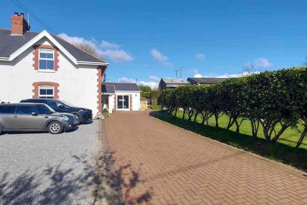 Sunnyside At Scurlage Farm Apartment Swansea Bagian luar foto